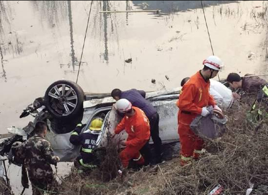 燕郊首富之孫撞車(chē)墜河身亡 事發(fā)路以其爺爺命名