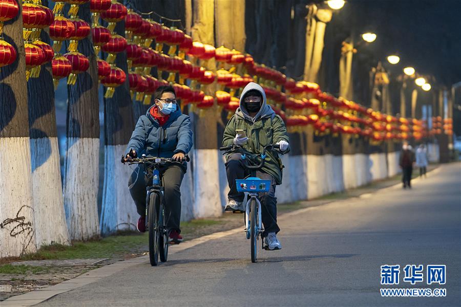 （新華全媒頭條·新型肺炎疫情防控·圖文互動）（2）同舟共濟 眾志成城——荊楚戰(zhàn)“疫”直擊