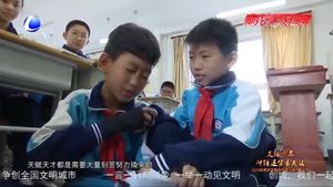 新時(shí)代好少年：足球少年沖鋒逐夢(mèng)展英姿